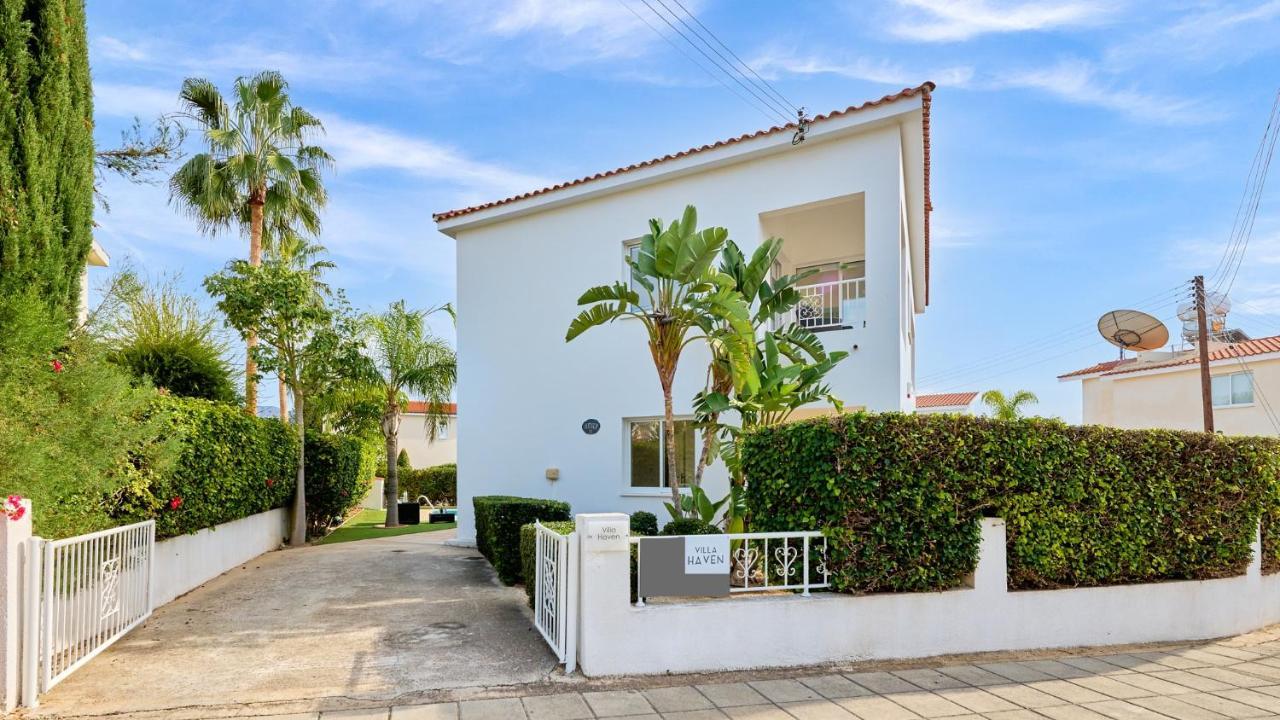 Villa Haven by Ezoria Coral Bay Exteriör bild